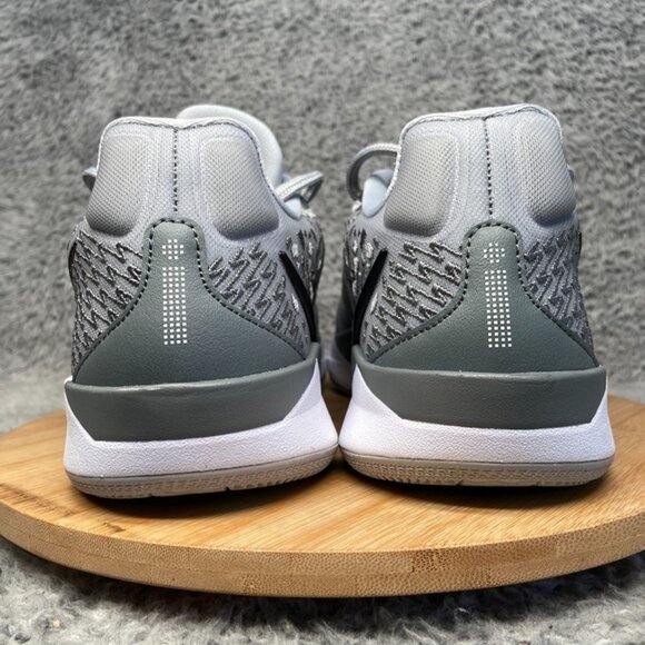 Athletic_Shoes
